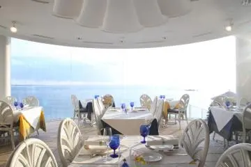 The restaurant is also very elegant (Photo: Hayama Hotel Otowa no Mori)