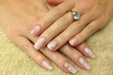 Mermaid Shellac Manicure (Photo: Mai Onuki)