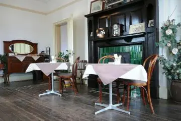 Ceylon Tea or the Rose Tea set? &nbsp;The choice is yours in the traditional tea room in the historic Old British Consulate (Photo: <a href="http://www.flickr.com/photos/teikan/2634129584/in/photolist-prsrQq-4Q68L-dwjKED-5DUxY-5b5dcj-qmaA97-b2ZN7M-51Gb4z-51GbHz-51LAXj-51LnJJ-51Gaac-51GboZ-51GatH-iumv43" target="_blank" rel="noreferrer noopener nofollow">Hideki Yoshida</a>)