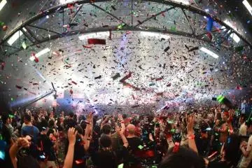 confetti at the RESISTANCE stage&nbsp; (Photo: <a href="https://ultrajapan.com/" target="_blank" rel="noreferrer noopener nofollow">@ULTRA JAPAN 2015 </a>)