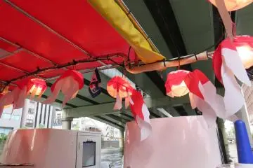 The delicate goldfish lanterns, a traditional Japanese folk art, are hanged all around the boat. (Photo: Ayn Gonzales)