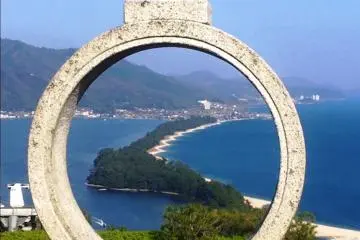 Take a different view of Amanohashidate
 (Photo: Bryan Baier / JT)