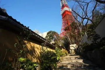 Sign for Tofuya Ukai (Photo: <a href="https://www.ukai.co.jp/english/shiba/" target="_blank" rel="noreferrer noopener nofollow">Ukai Co. Ltd.</a>)