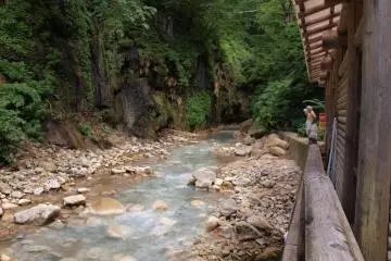 Cooling down by the crystal clear river (Photo: Aric Denfield )
