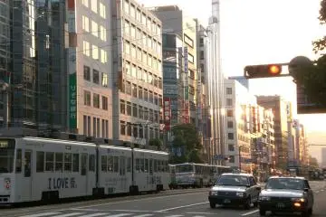 Visiting downtown Hiroshima. (Photo: <a href="http://en.japantravel.com/profile/tom-roseveare/1362" target="_blank" rel="noreferrer noopener nofollow">Tom Roseveare</a>)