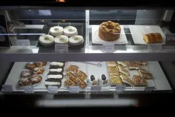 Eat-in treats.