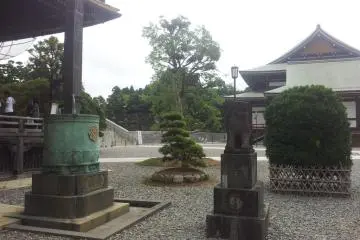 The temple complex offers a feast for the eyes and plenty of details to admire.