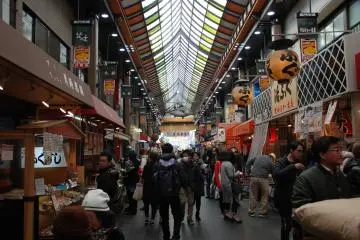 The market is popular with foodies from around the world. (Photo: Guillaume Dore)