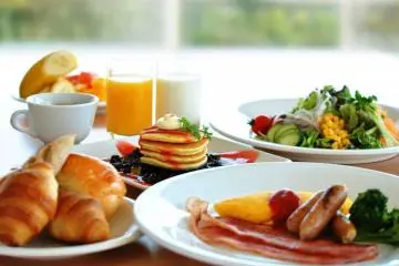 Japanese and Western Breakfast Buffet at Dress Diner (Photo: <a href="https://www.okinawa-grandmer.com/en/" target="_blank" rel="noreferrer noopener nofollow">Okinawa Grand Mer Resort</a>)