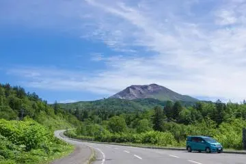 You can explore Japan's quiet byways in a rental car (Photo: Tabirai Japan)