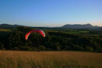 A paraglider pilot training in an unused field on Heidi Hill (Photo: Hiroki Ohta)
