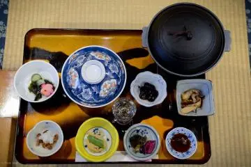 Additional dinner dishes (Photo: Farah Iqbal)