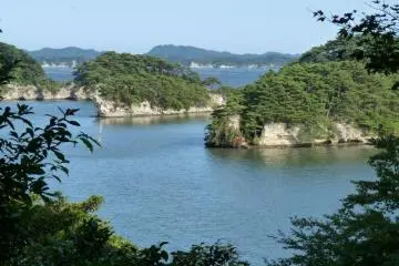 260 islands fill the bay (Photo: Andy Checkley)