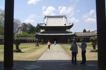 View from the Somon (Gate) to the Butsudan, housing a large image of Buddha