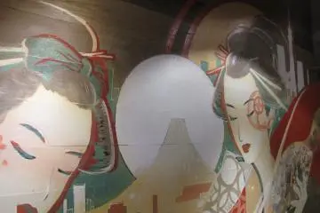 The mural in the lounge and kitchen area (Photo: Oak Hostel Fuji)