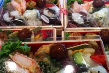 Bento at Nitaya (Photo: <a href="http://www.gethiroshima.com" target="_blank" rel="noreferrer noopener nofollow">gethiroshima</a>)