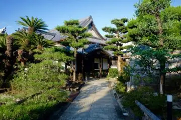 Beautiful Jinsenji Temple (Photo: Jose Manuel Zardain)