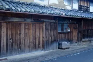 Old buildings will take you back in time (Photo: Jose Manuel Zardain)