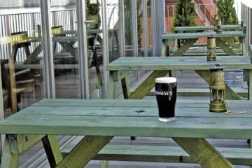 Failte Irish Pub and Restaurant