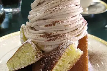 Marron hotcake tower (Photo: PPF)