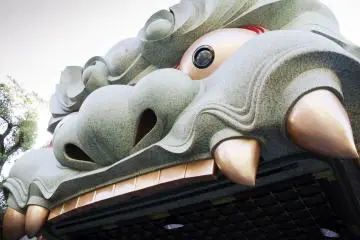 Namba Yasaka Shrine, Osaka