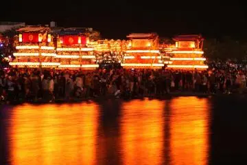 The climax of the Saijo Festival beside the Kamo River (Photo: Ehime Prefecture)