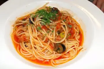 pasta (Photo: <a href="http://www.gethiroshima.com" target="_blank" rel="noreferrer noopener nofollow">gethiroshima</a>)