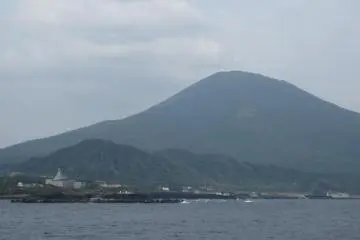 Hachijojima's mini Mt Fuji on arrival at Sokodo port (Photo: Bonnie Waycott )