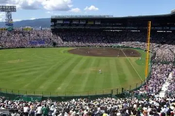 Koshien Stadium (Photo: <a href="https://commons.wikimedia.org/wiki/File:Summer_Koshien_2009_Final.jpg" target="_blank" rel="noreferrer noopener nofollow">百楽兎</a> / <a href="https://creativecommons.org/licenses/by-sa/3.0/deed.en" target="_blank" rel="noreferrer noopener nofollow">CC BY-SA 3.0</a>)