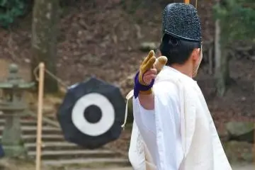 Momote-sai (Photo: <a href="http://www.gethiroshima.com" target="_blank" rel="noreferrer noopener nofollow">GetHiroshima</a>)