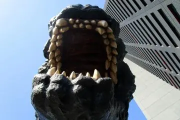 Godzilla, as seen from the lobby terrace (Photo: TM & ©TOHO CO.,LTD)
