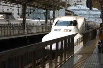 A shinkansen in the station (Photo: Shehzad Lokhandwalla)
