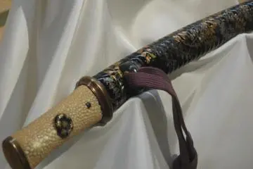 Sword handle made of shark teeth (Photo: Judith Mikami / JT)