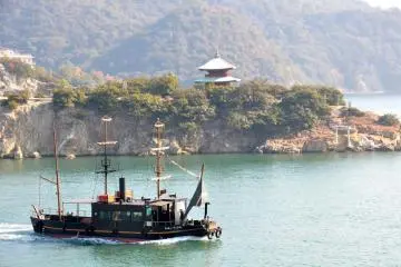 View from the Taichoro Pavilion, Fukuzen-ji Temple (Photo: <a href="http://www.gethiroshima.com" target="_blank" rel="noreferrer noopener nofollow">GetHiroshima</a>)