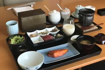 Breakfast with Ichiju Sansai