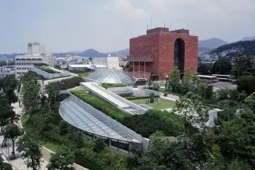 Nagasaki Atomic Bomb Museum and Peace memorial Park (Photo: Nagasaki Prefecture)