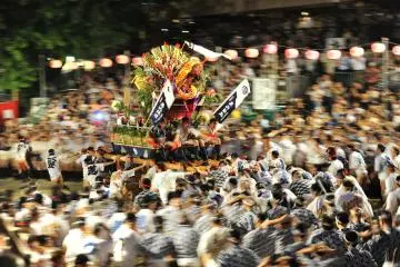 Hakata Gion Yamakasa (Photo: Fukuoka Prefecture)