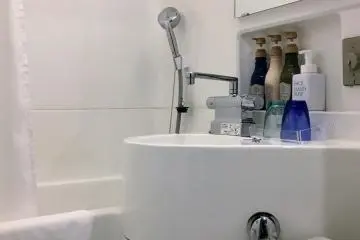 Toiletries are already provided in the bathroom (Photo: Ophelia Cai)