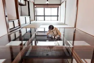 A three-dimensional Mondrian grid (Photo: Kiya Ryokan)