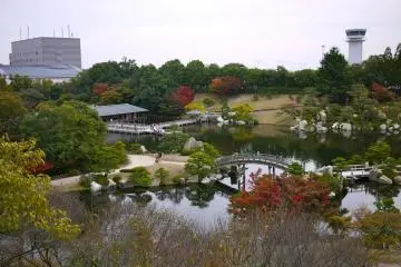 Sankeien Garden next to Hiroshima Airport (Photo: <a href="https://gethiroshima.com/museums-attractions/parks-gardens/sankei-en-garden/#foobox-1/16/sankeien-garden-17.jpg" target="_blank" rel="noreferrer noopener nofollow">GetHiroshima</a>)