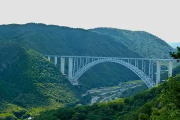 Mihara has some stunning mountain views (Photo: <a href="http://www.gethiroshima.com" target="_blank" rel="noreferrer noopener nofollow">GetHiroshima</a>)