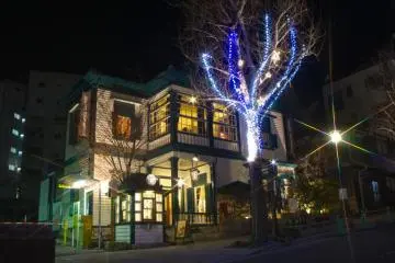 Gallery image