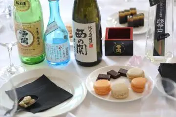 A selection of sake and sweets (Photo: Sake Samurai)