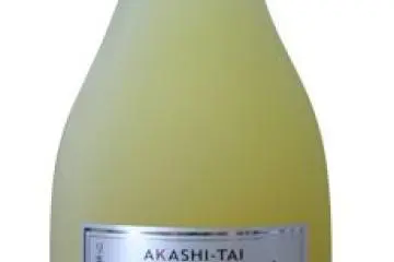 Akashi Yuzushu Liqueur (Photo: Akashi Sake Brewery)