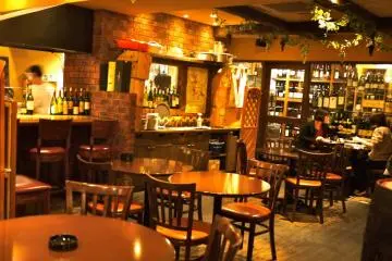 interior (Photo: <a href="http://www.gethiroshima.com" target="_blank" rel="noreferrer noopener nofollow">gethiroshima</a>)