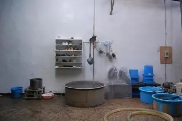 Boiling water for sake at Tokun Shuzo (Photo: Yu Ito)