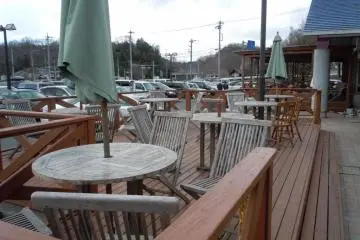 For fairer weather, outdoor seating (Photo: S.C. Kurokawa)