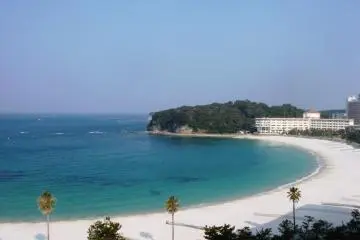 Japan's Waikiki: Visiting Shirahama Beach