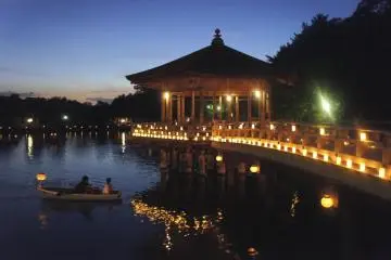 Romantic rowboat rides in the candle-light setup of Ukimido (Photo: Manish)