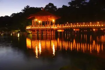 The pavilion decorated with candles (Photo: Manish)